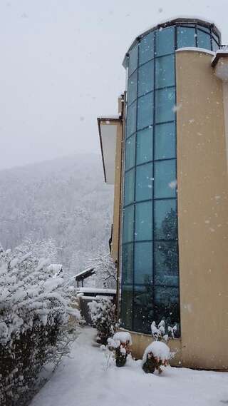 Отель Hotel Zornitsa Рибарица-0